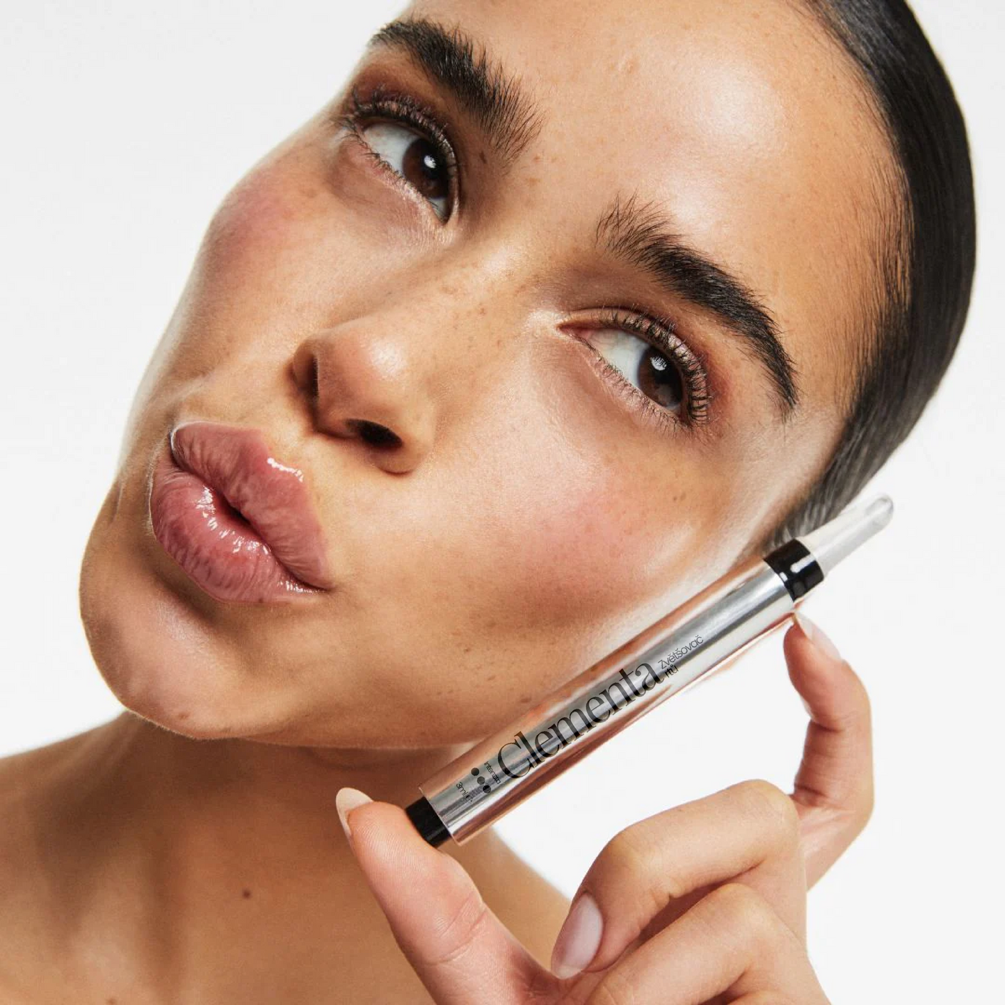 Zvětšovač rtů Clementa